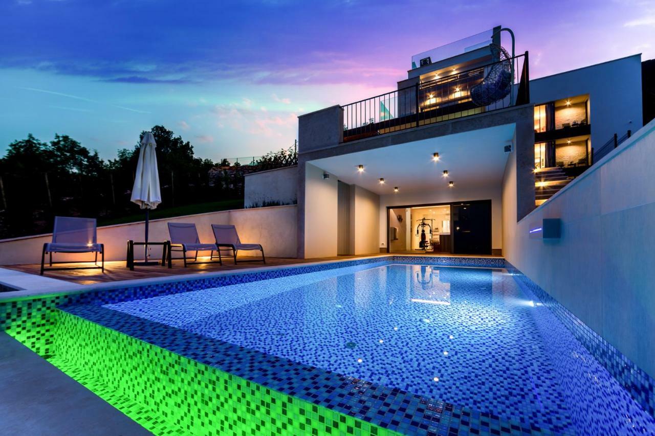 Villa Altavista - Seaview & Relax With Heated Pool & Minigolf Opatija