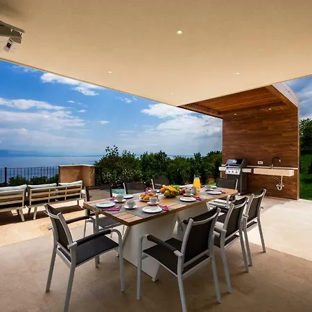Villa Altavista - Seaview & Relax With Heated Pool & Minigolf Opatija Exterior photo