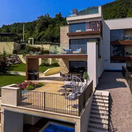 Villa Altavista - Seaview & Relax With Heated Pool & Minigolf Opatija Exterior photo