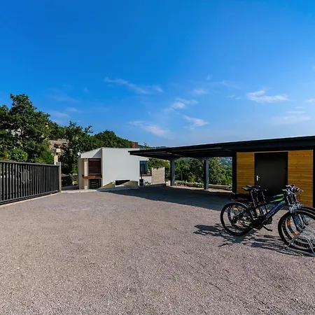 Villa Altavista - Seaview & Relax With Heated Pool & Minigolf Opatija Exterior photo