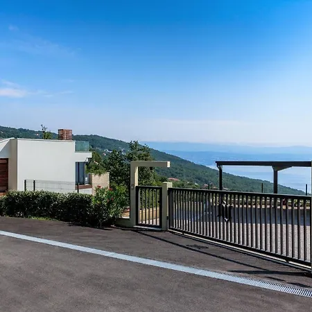 Villa Altavista - Seaview & Relax With Heated Pool & Minigolf Opatija Exterior photo