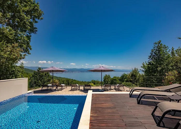 Villa Altavista - Seaview & Relax With Heated Pool & Minigolf