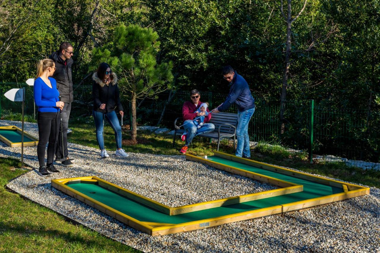 Vilă Altavista - Seaview & Relax With Heated Pool & Minigolf *