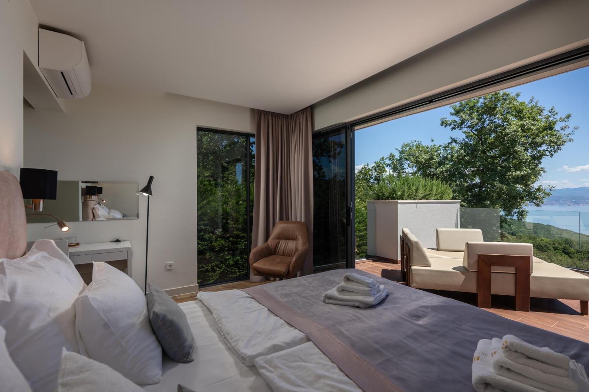 Vilă Altavista - Seaview & Relax With Heated Pool & Minigolf *