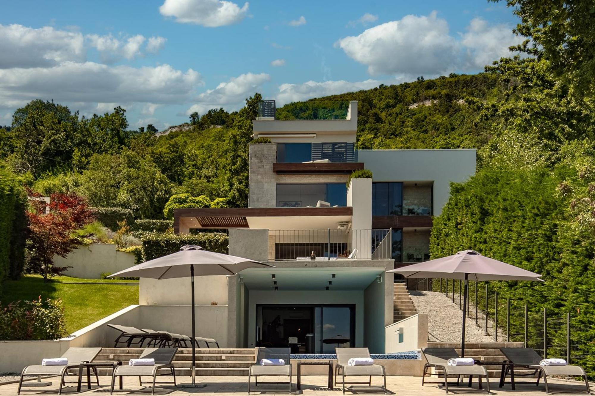 Altavista - Seaview & Relax With Heated Pool & Minigolf Opatija