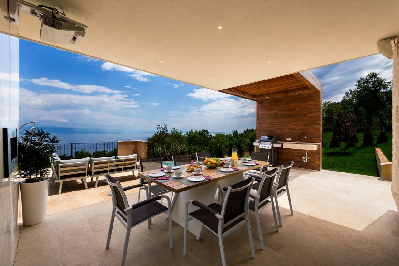 Vilă Altavista - Seaview & Relax With Heated Pool & Minigolf Opatija